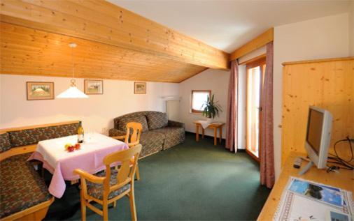 Pension Laurin Schenna Exterior photo
